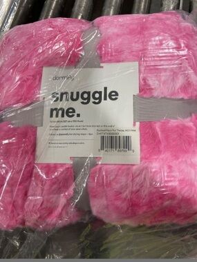 dormify Snuggle Me Plush Throw Blanket - Hot Pink